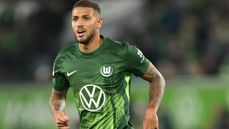 Vinícius Souza em jogo do Wolfsburg (Stuart Franklin/Getty Images)