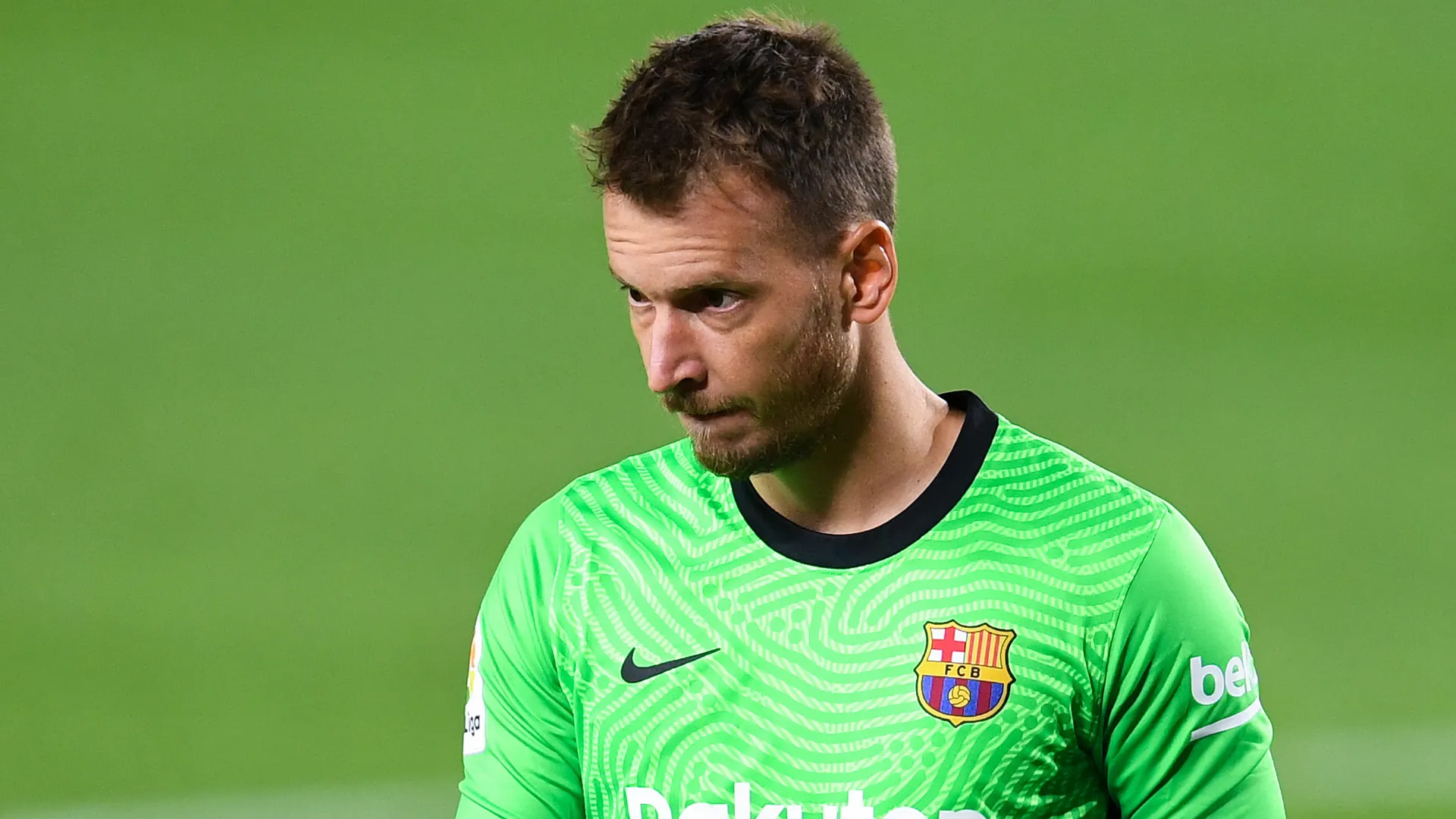 Goleiro Neto durante partida pelo Barcelona