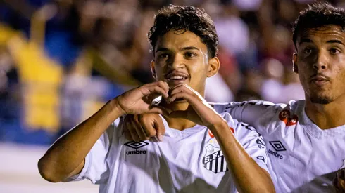 Shakhtar Donetsk mira três jovens qeu atuam no futebol brasileiro e tem preferência por Mateus Xavier, do Santos. IMAGO / Sports Press Photo