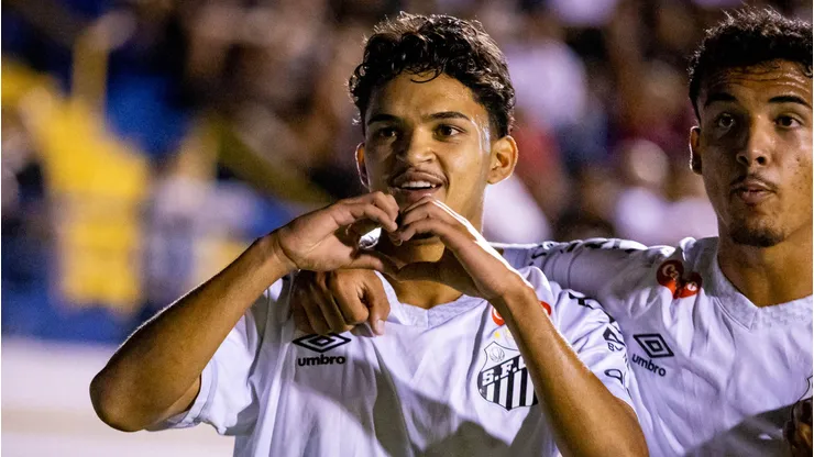 Shakhtar Donetsk mira três jovens qeu atuam no futebol brasileiro e tem preferência por Mateus Xavier, do Santos. IMAGO / Sports Press Photo