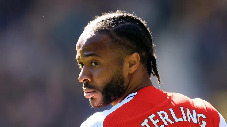 Raheem Sterling faz Feyenoord decidir treinar na Bélgica, diz Van Persie. (Photo by Carl Recine/Getty Images)