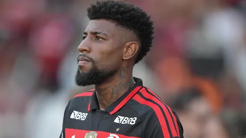 Emerson Royal em campo pelo Flamengo. Foto: Thiago Ribeiro/AGIF