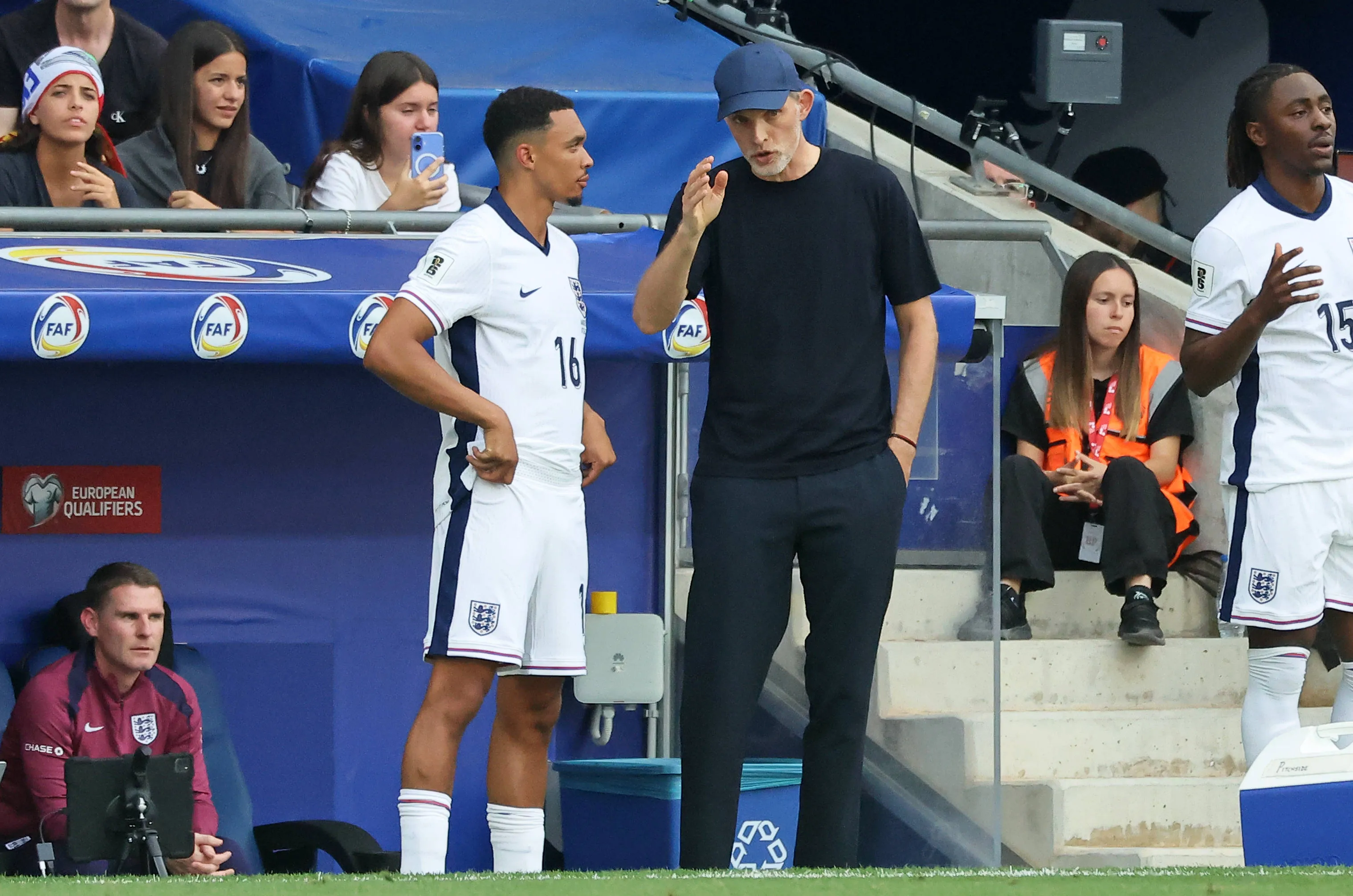 Trent Alexander-Arnold and Thomas Tuchel pela seleção da Inglaterra. Treinador chegou a criticar o jogador, que hoje defende o Real Madrid.IMAGO / NurPhoto