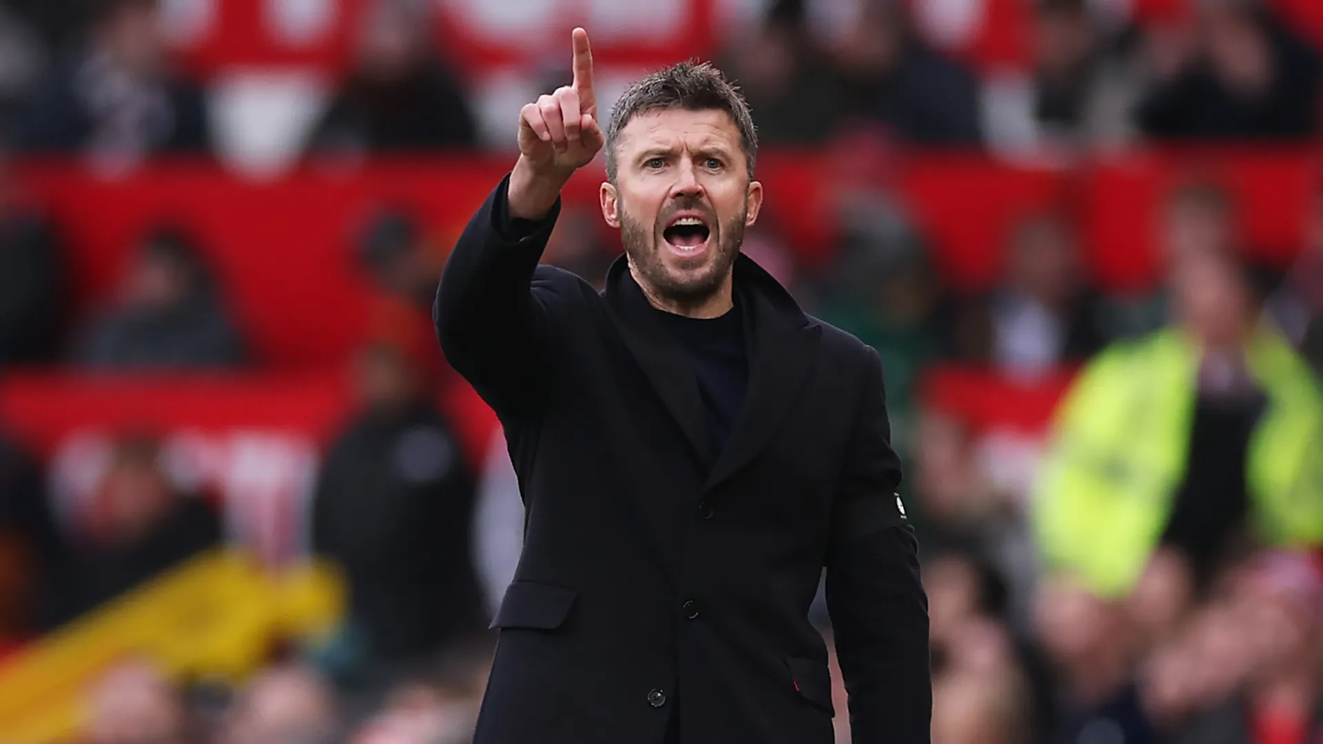 Michael Carrick grita em jogo do Manchester United