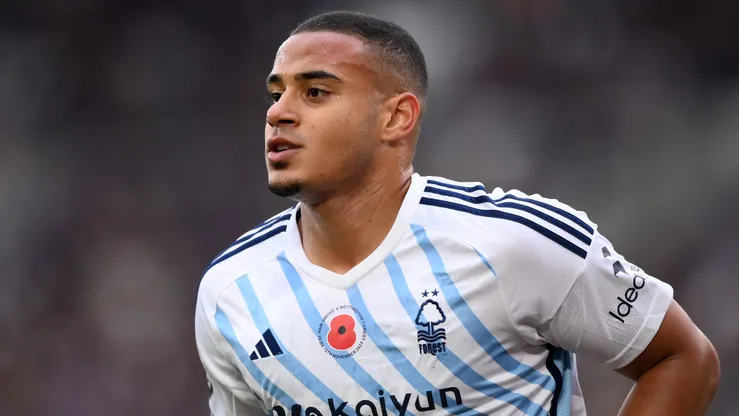 Murillo se aproxima do Manchester United. Foto: Justin Setterfield/Getty Images