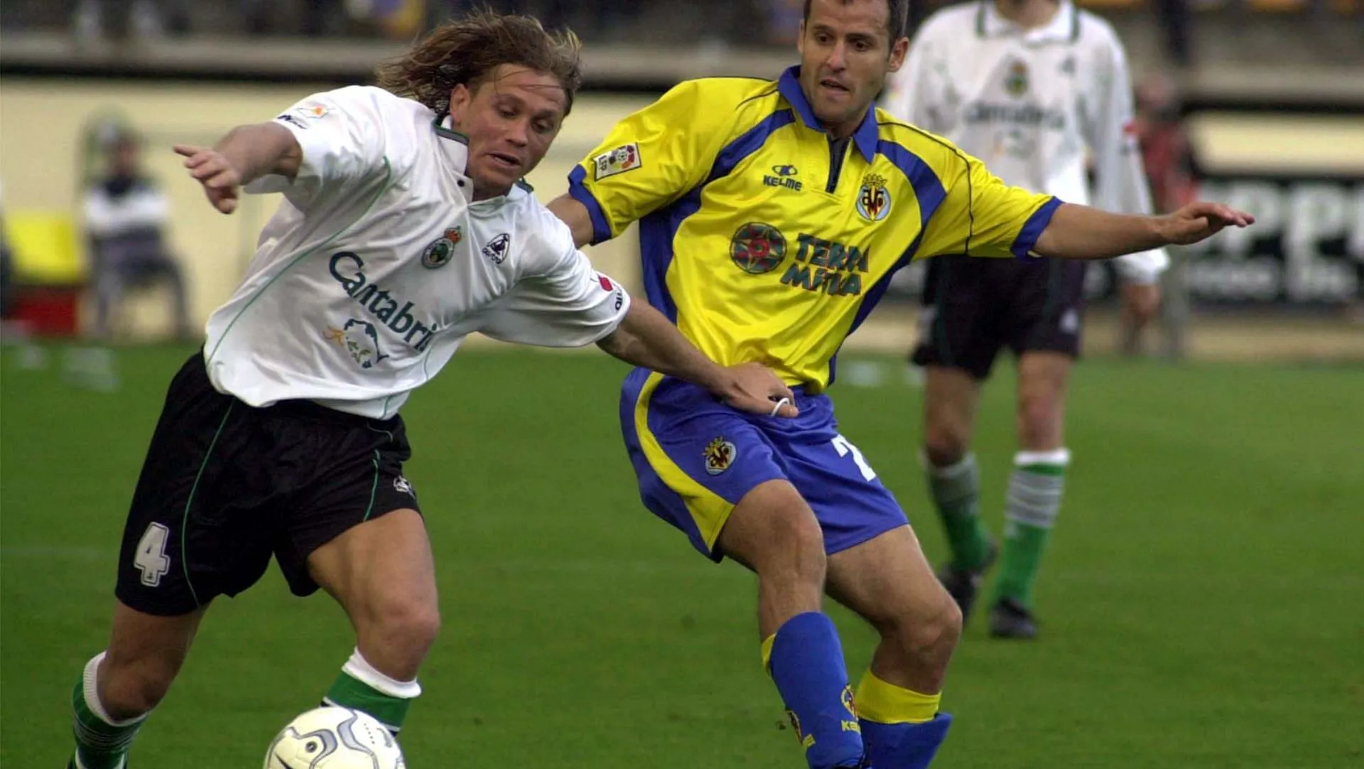 Quique Alvarez e Arzeno em ação durante a partida da La Liga em 2001. Foot: Firo Foto/ALLSPORT