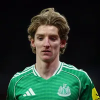 Anthony Gordon faz 4 gols em um tempo na Champions