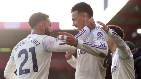 Morgan Rogers desperta interesse de PSG e Liverpool após brilhar no Aston Villa. (Foto de Charlie Crowhurst/Getty Images)