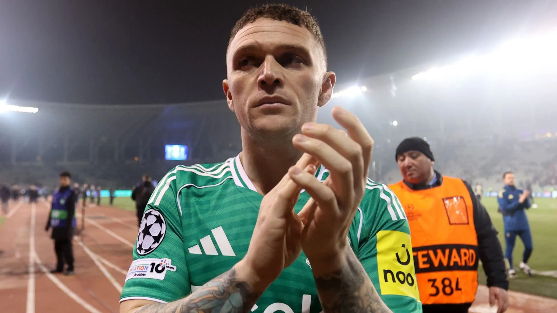Trippier participou do jogo entre Newcastle e Qarabag (foto: Aziz Karimov/Getty Images)