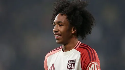 Malick Fofana do Olympique Lyonnais lé um alvo do Barcelona (Foto: Ahmad Mora/Getty Images)