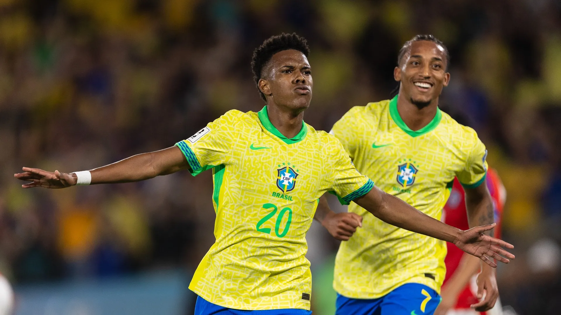 Estêvão e João Pedro comemoram gol pela Seleção Brasileira