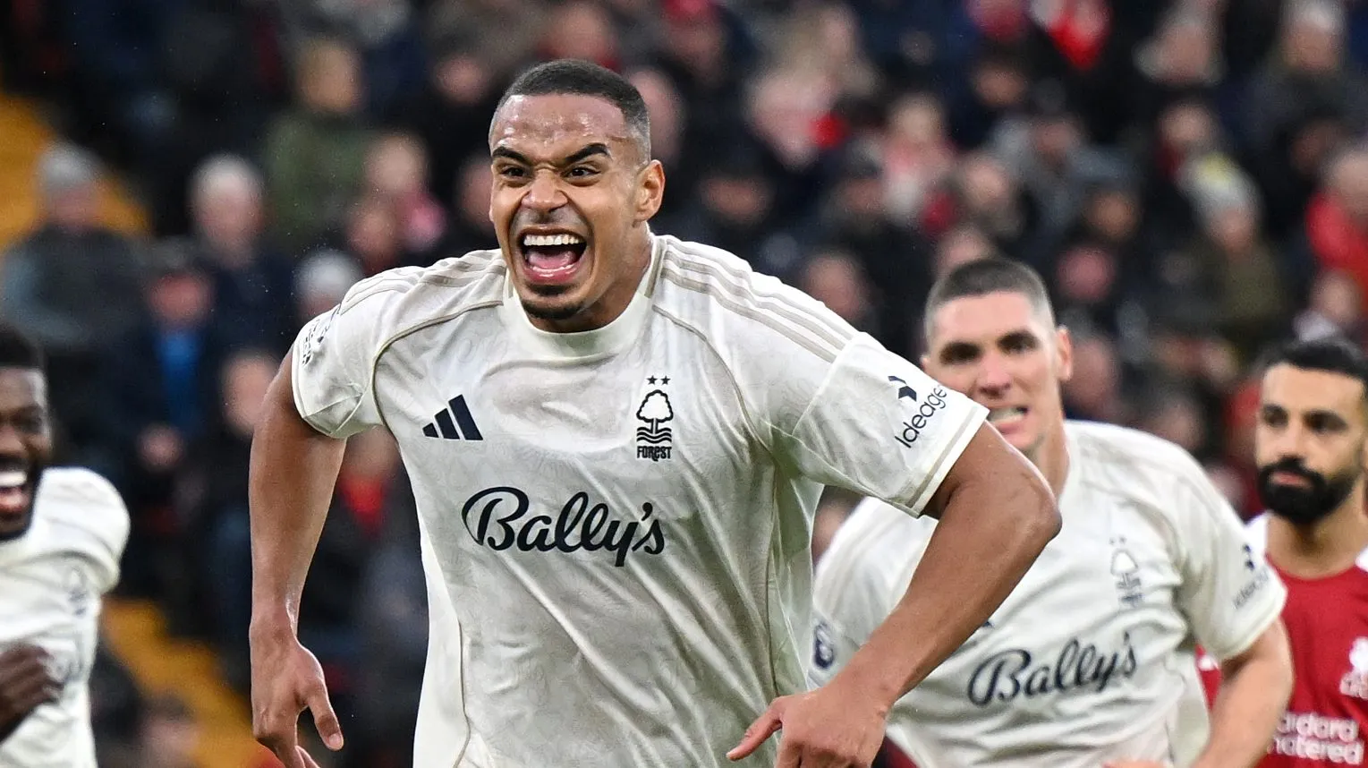 Murillo, jogador do Nottingham Forest e alvo Manchester United.