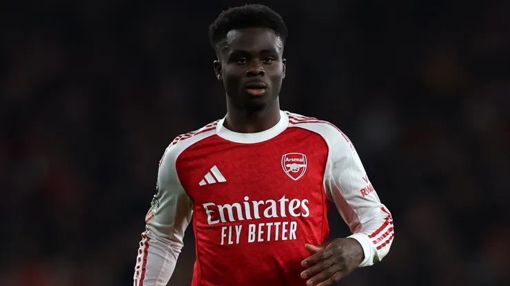 Bukayo Saka em jogo do Arsenal. (Foto: Justin Setterfield/Getty Images)