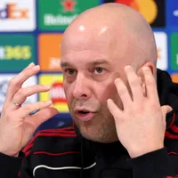 Técnico do Liverpool, Arne Slot cobra mais ação contra racismo