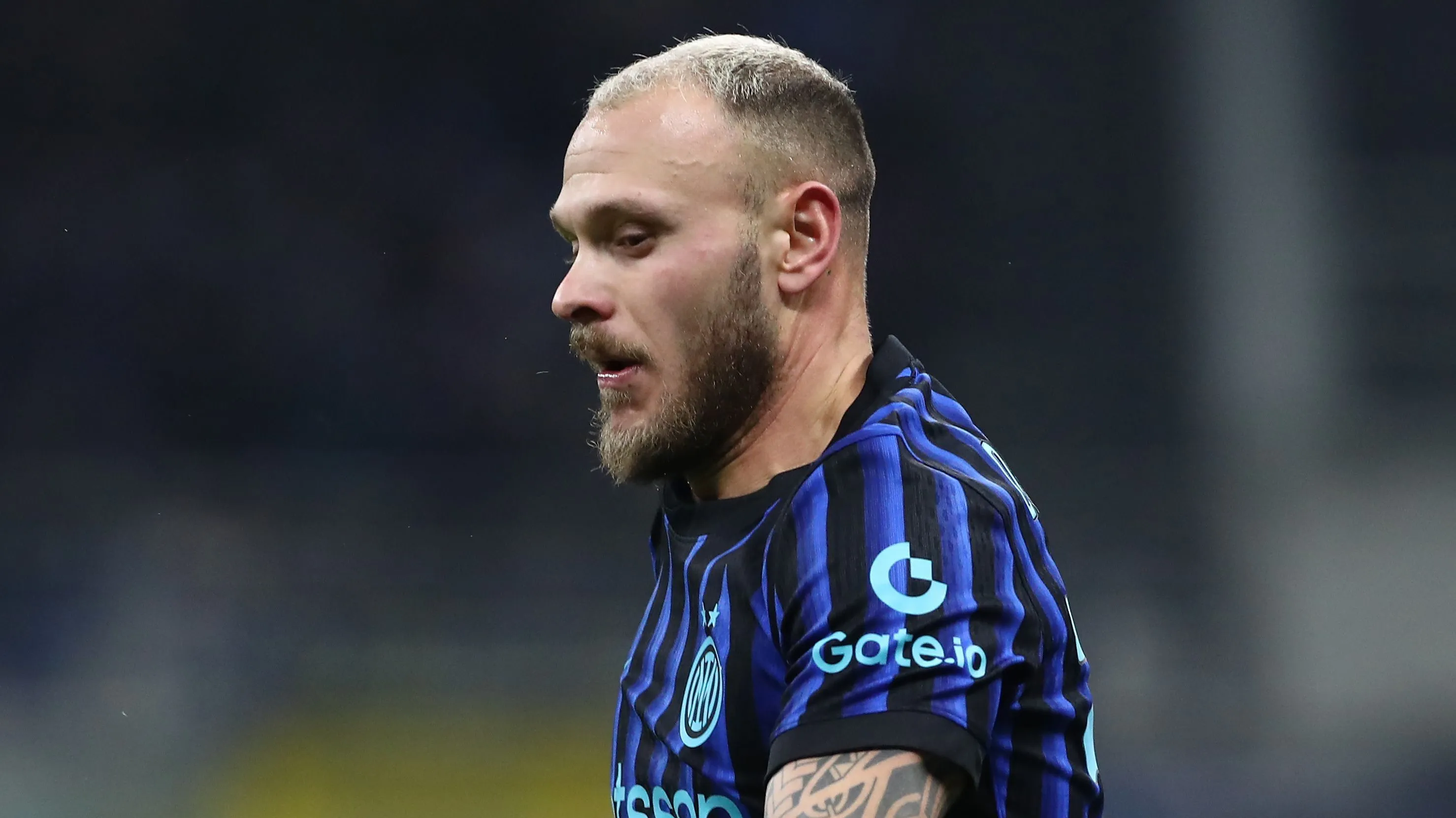 Dimarco usando a camisa da Internazionale, jogador é alvo do Liverpool