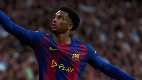 Alejandro Baldé decide permanecer no Barcelona em meio ao interesse do Manchester United. (Foto: Angel Martinez/Getty Images)