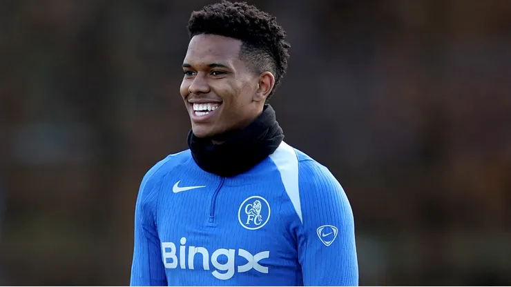 Estêvão, do Chelsea, esquece adversários e aponta o clima como maior dificuldade na Europa. (Foto: Jasper Wax/Getty Images)