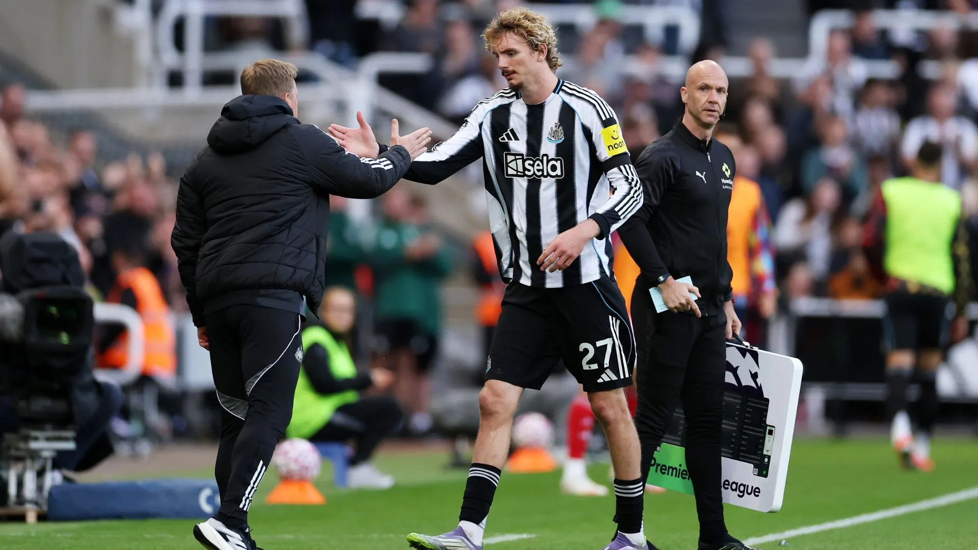 Eddie Howe e Woltemade em jogo do Newcastle (foto: Stu Forster/Getty Images)