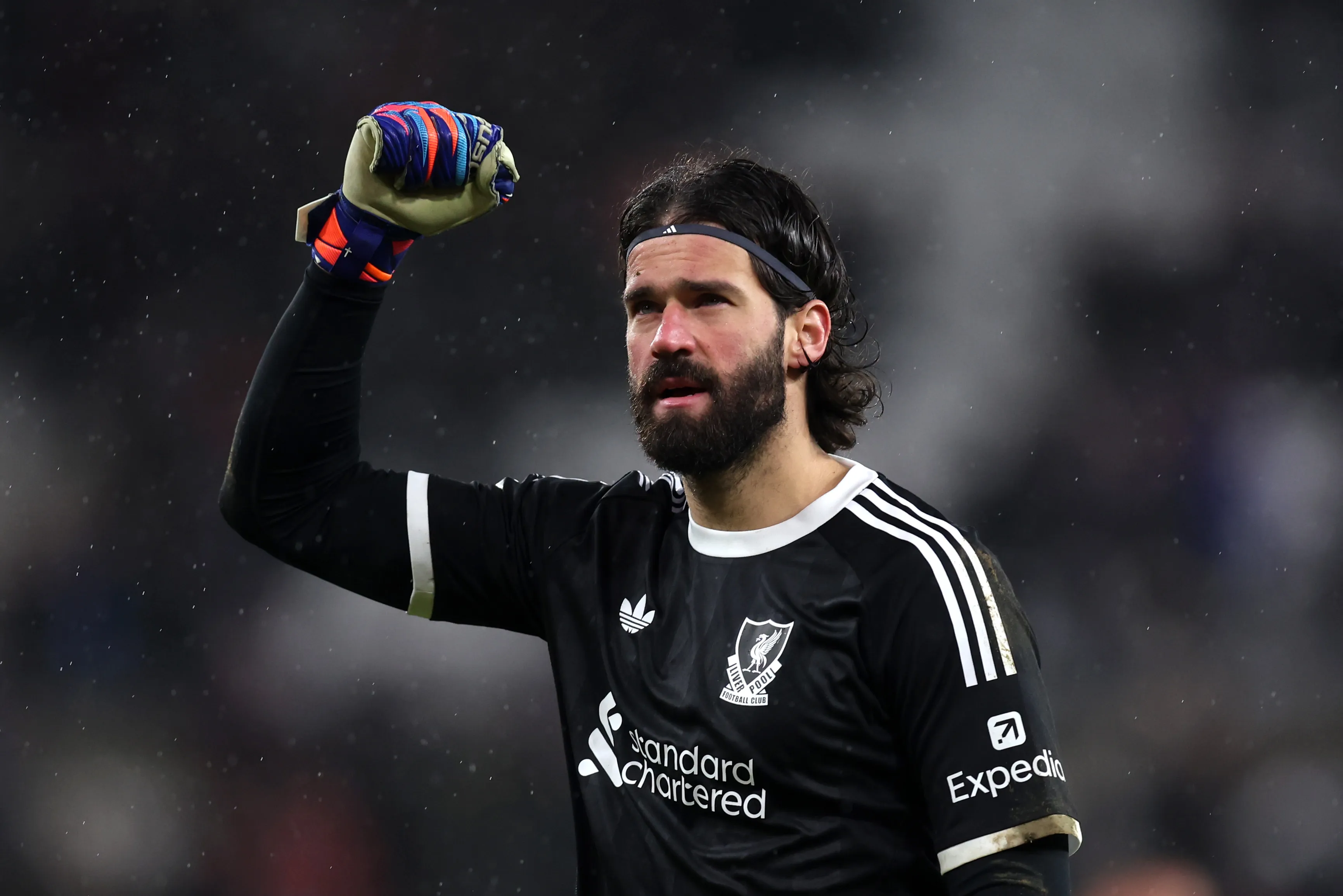 Alisson pode sair ainda em 2026 (Foto: George Wood/Getty Images)