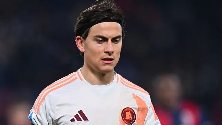Dybala em campo com as cores da Roma. Foto: Alessandro Sabattini/Getty Images