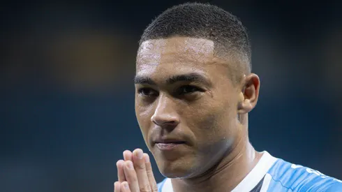 Charlotte FC tem interesse em Carlos Vinicius, do Grêmio. Foto: Maxi Franzoi/AGIF