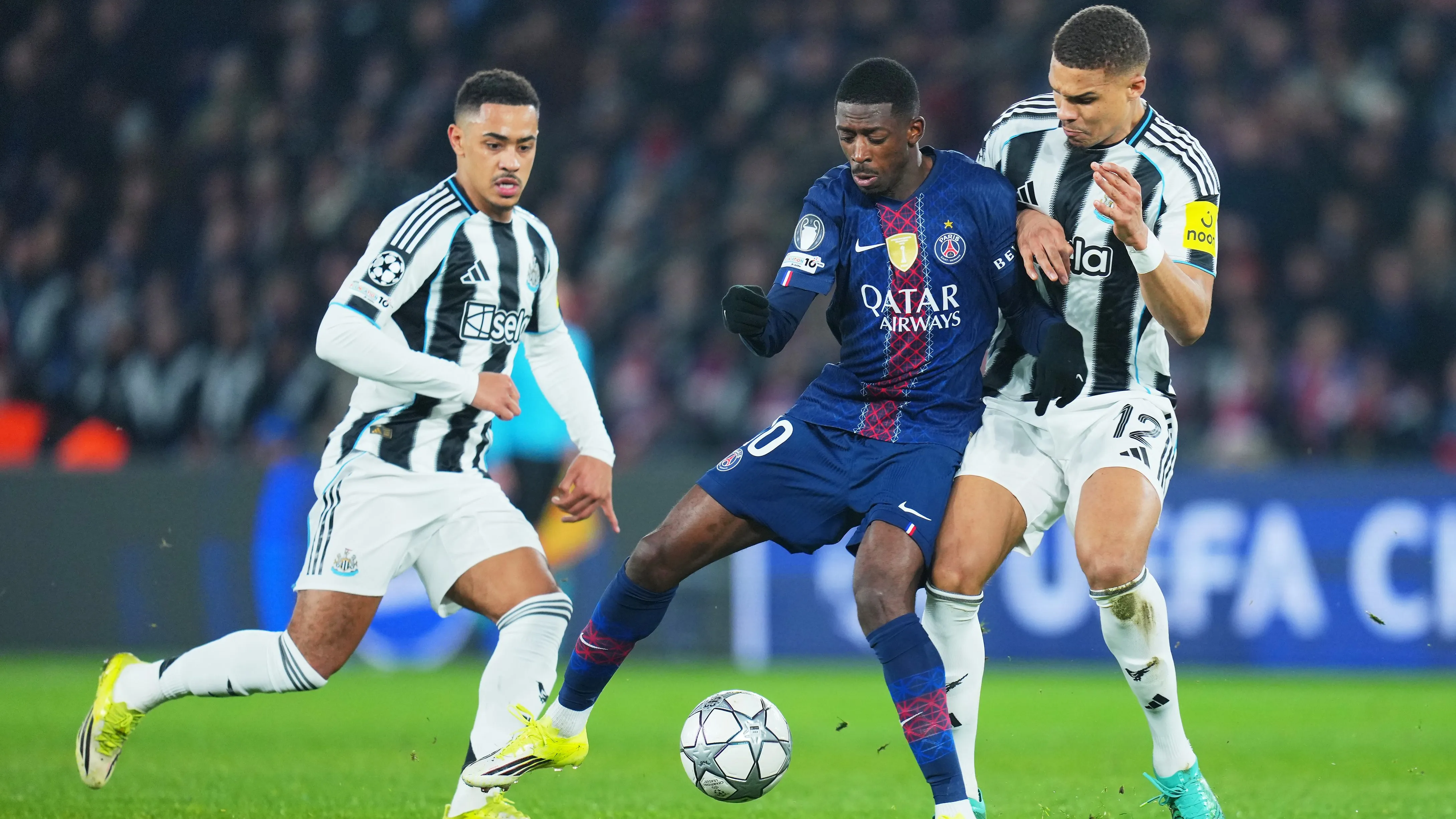 Malick Thiaw, alvo do Manchester United, em jogo do Newcastle. Foto: Franco Arland/Getty Images
