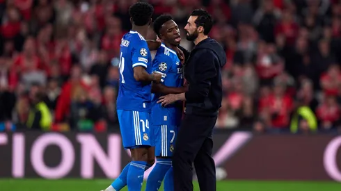 Vinicius Júnior e Arbeloa no jogo entre Benfica e Real Madrid