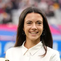 Aitana Bonmatí cobra continuidade de projeto feminino no Barcelona