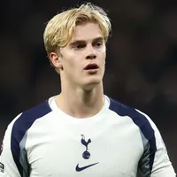 Chelsea tem interesse em Lucas Bergvall, do Tottenham