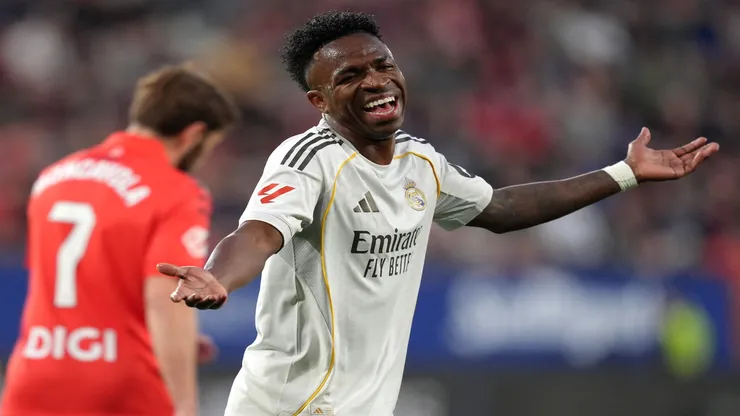 Vini Jr em Osasuna x Real Madrid - Juan Manuel Serrano Arce/Getty Images