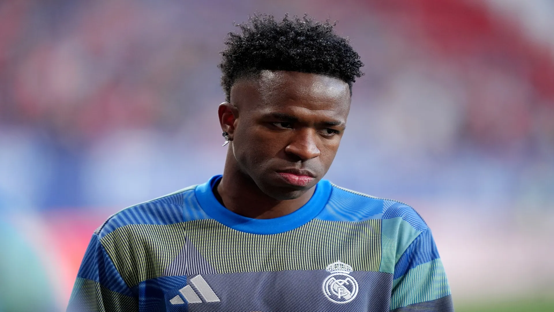 Vini Jr antes de Osasuna e Real Madrid – Juan Manuel Serrano Arce/Getty Images