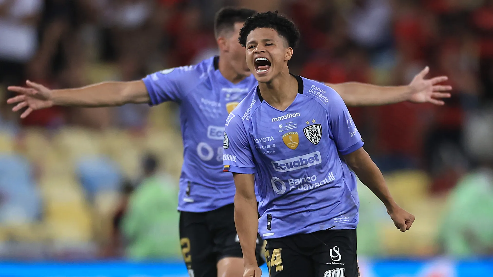 Patrik Mercado comemora gol durante partida no Brasil, jogador era alvo do Chelsea