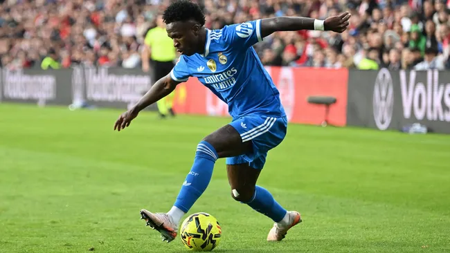 Vinicius Júnior, do Real Madrid, durante partida da LaLiga. Foto: Denis Doyle/Getty Images