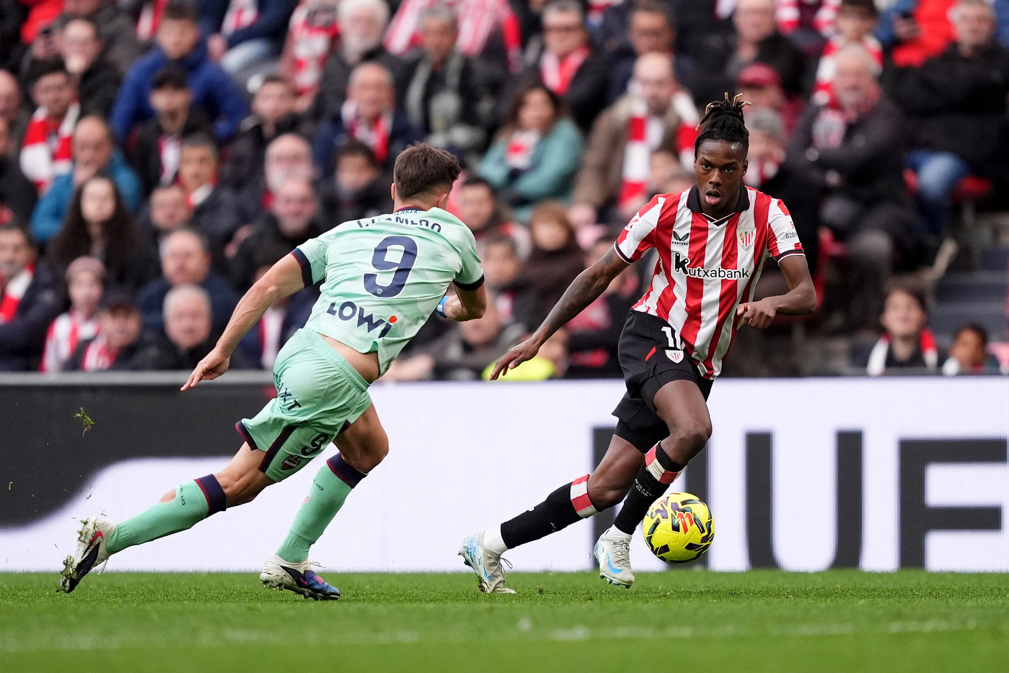 Nico Williams em jogo do Bilbao. Foto: Juan Manuel Serrano Arce/Getty Images