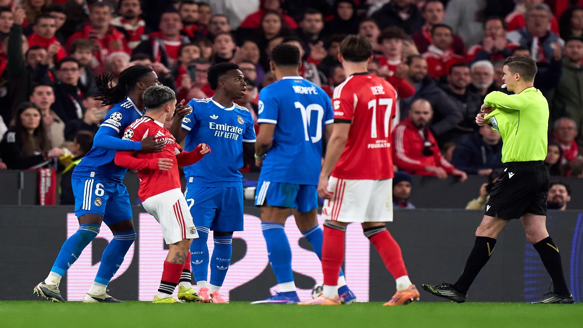 Confusão em Benfica x Real Madrid – Angel Martinez/Getty Images