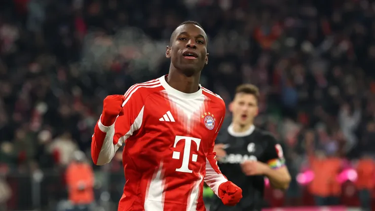 Nicolas Jackson comemora gol do Bayern (Alexander Hassenstein/Getty Images)