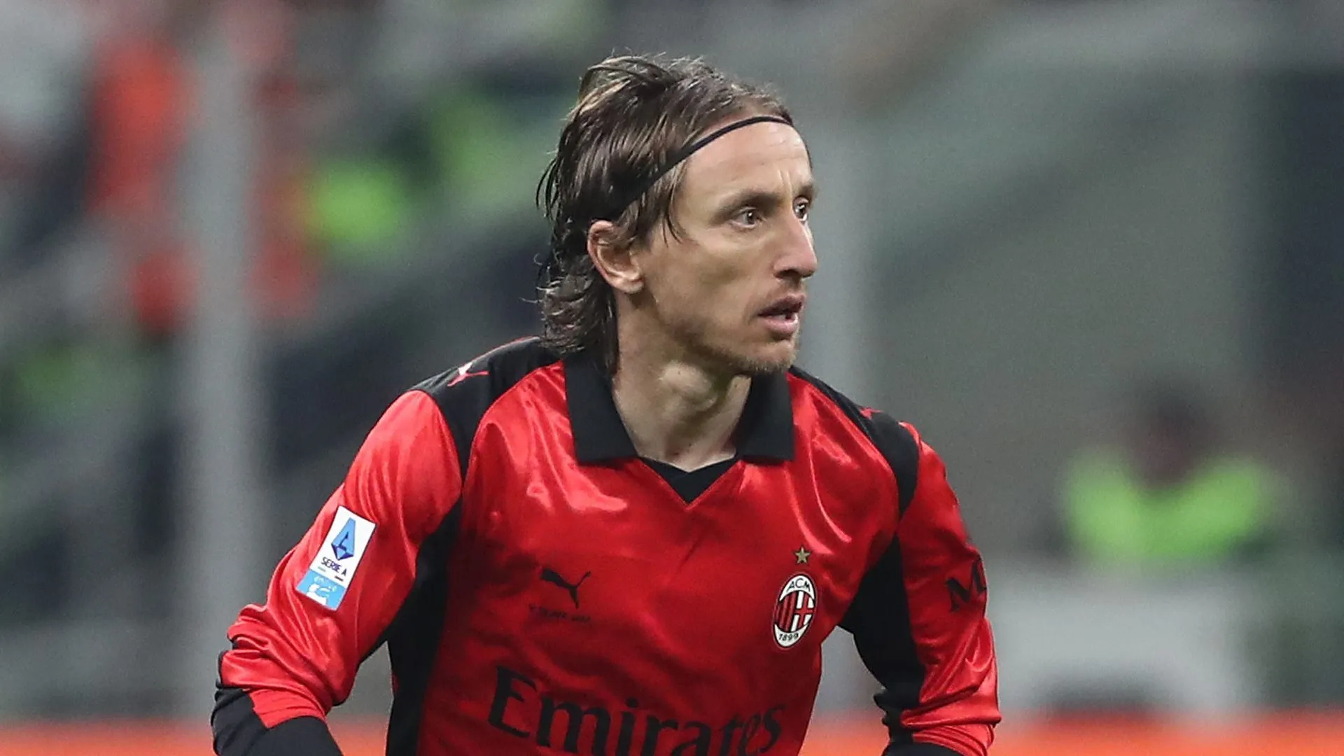Modric em campo pelo Milan