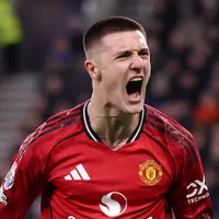 Manchester United vence o Everton e entra no G4