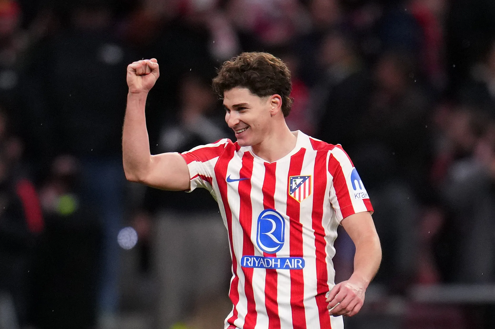 Álvarez tem futuro indefinido (Foto: Aitor Alcalde/Getty Images)