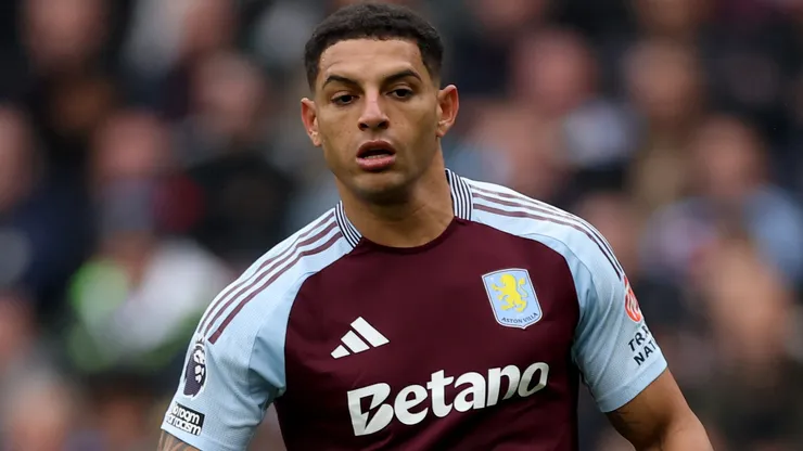 Diego Carlos nos tempos de Aston Villa. Foto: Carl Recine/Getty Images