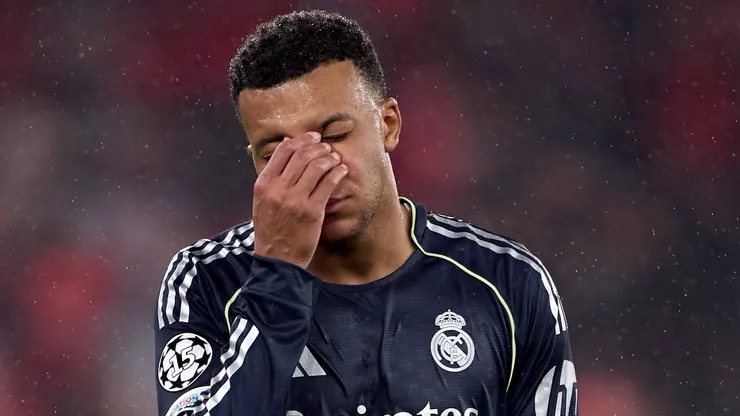 Mbappé lamenta chance perdida em jogo do Real Madrid (Jose Manuel Alvarez Rey/Getty Images)
