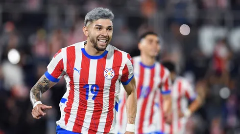 Julio Enciso em jogo da Seleção do Paraguai (Christian Alvarenga/Getty Images)