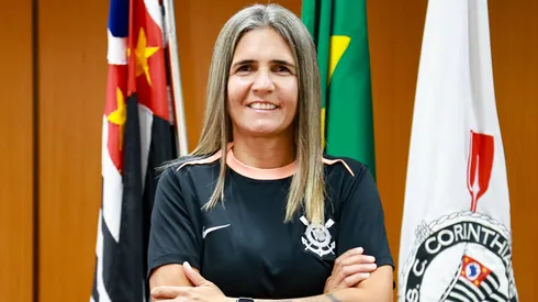 Emily Lima é a primeira treinadora da história do Corinthians – Foto: Rodrigo Gazzanel/Corinthians