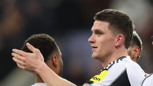 Newcastle vence Qarabag e vai às oitavas da Champions League. (Photo by Stu Forster/Getty Images)