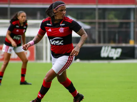 Fabi Simões, ex-Barcelona, comemora volta aos gramados pelo Flamengo