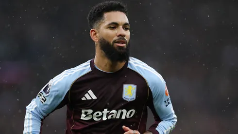 Douglas Luiz em campo pelo Aston Villa. Foto: Michael Regan/Getty Images