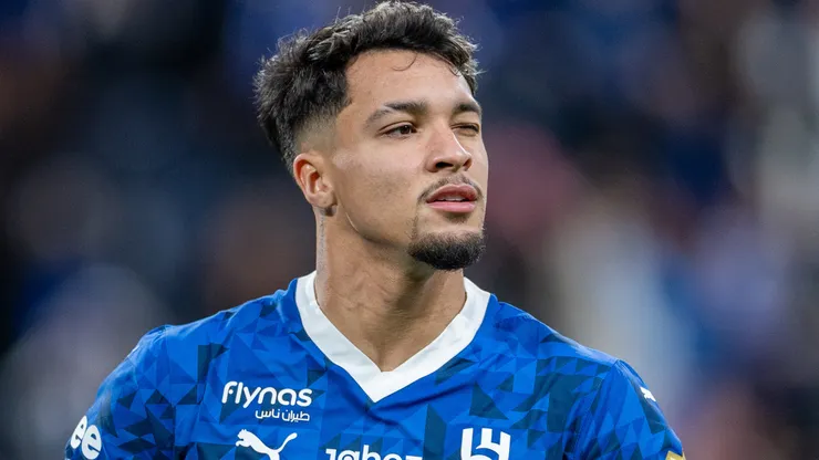 Marcos Leonardo em campo com as cores do Al-Hilal. Foto: Abdullah Ahmed/Getty Images