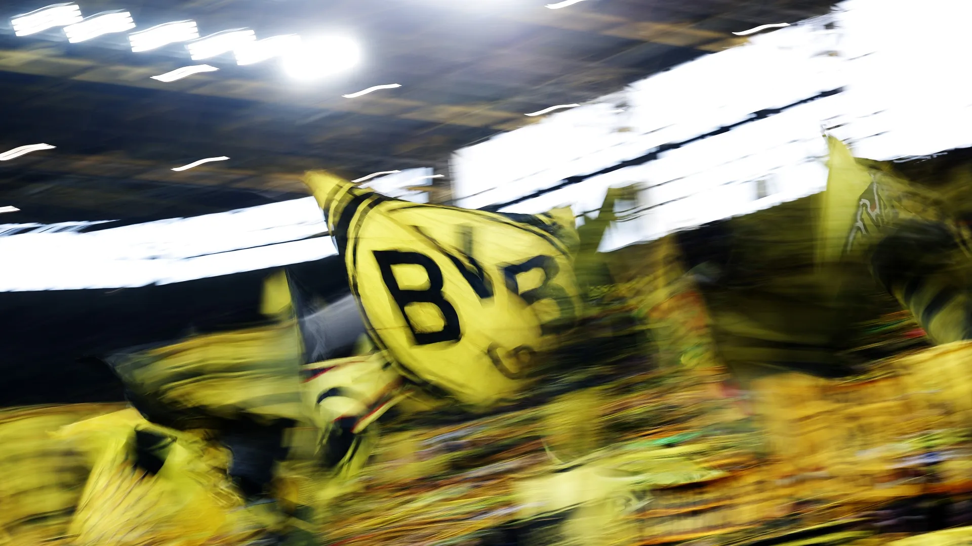 Bandeiras do Borussia Dortmund – Lars Baron/Getty Images