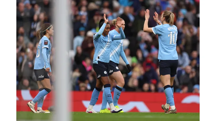 Manchester City lidera a WSL com folga - Foto: Nathan Stirk/Getty Images