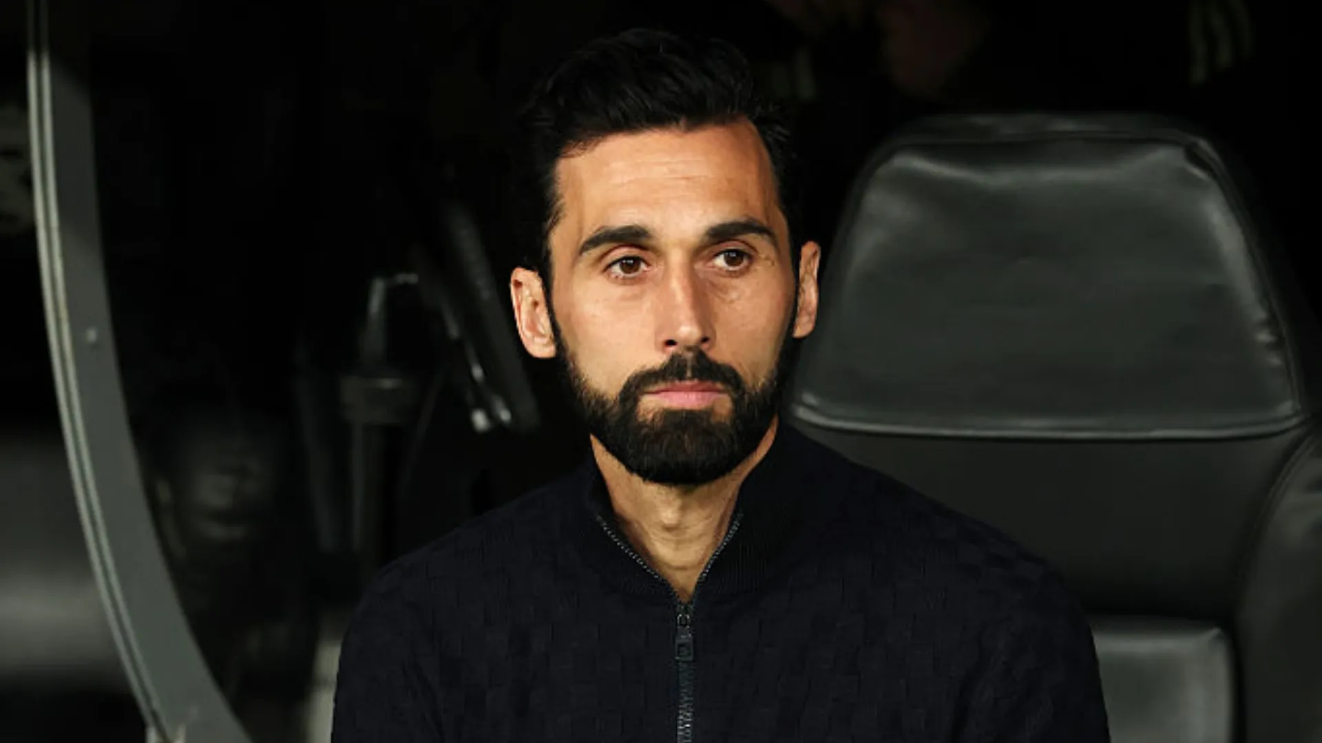 Álvaro Arbeloa no banco de reservas do Real Madrid